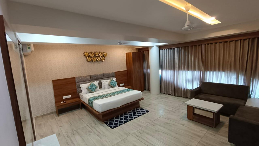 Bedroom 2, HOTEL THE GULMOHAR INN, Mahesana