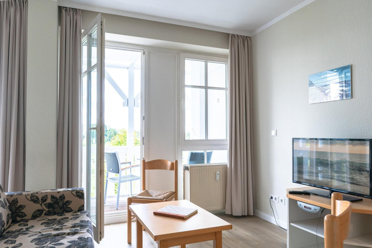 Living room 2, Ferienwohnung mit Moblierten Balkon in Sellin, Vorpommern-Rügen