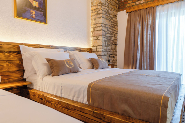 Room 2, The Golden View Guesthouse, Gjirokastrës