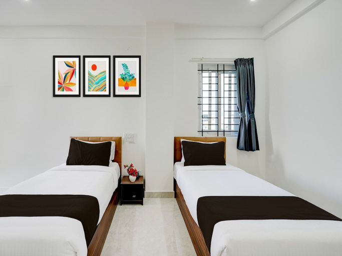 Room 3, Classic With Balcony Bangalore Inn, Bangalore