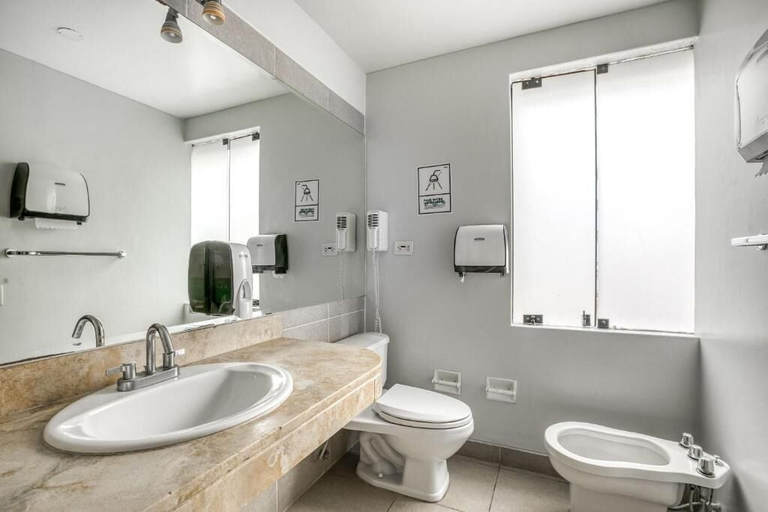 Bathroom, qema Lima, Lima