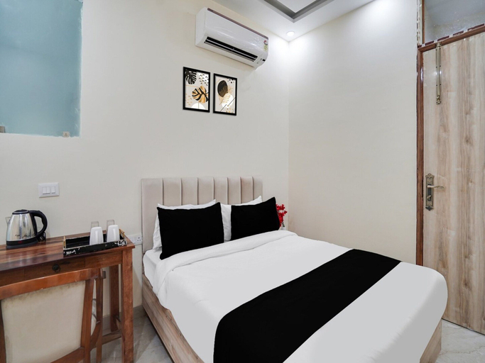 Room 5, Townhouse Sector 63 A Noida, Gautam Buddha Nagar