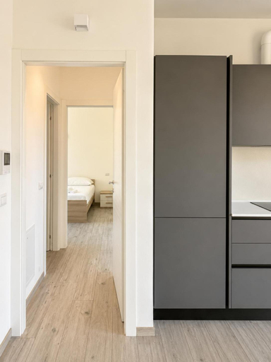 Others 3, Casa Marianna - Larihome A39, Como
