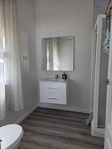 Bathroom 2, Hotel La Oficina, Alicante
