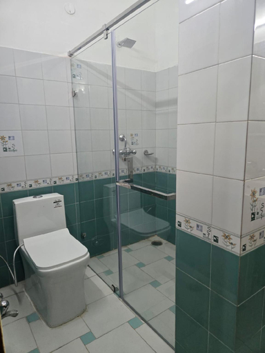 Bathroom 2, Hotel Gaurav Near Sindhi Camp Bus Stand, Jaipur