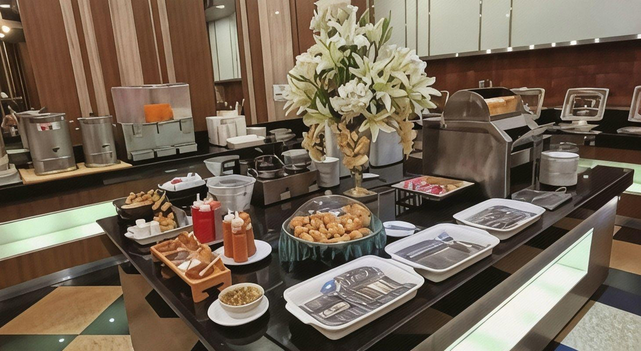 Food & Drinks 5, Sri U-Thong Grand Hotel, Muang Suphanburi