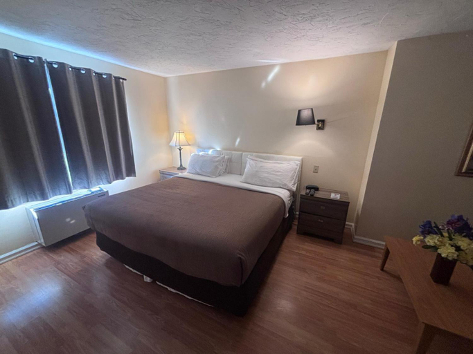 Bedroom 3, Atlantic Motel, Westmorland