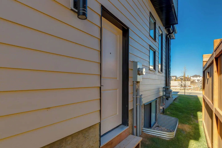 Exterior detail, Pavilion Lakefront Luxe 3 Bdrm Near Lake!, Division No. 6