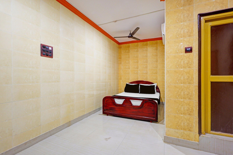 Room 5, Classic uns Yadav Residency, Y.S.R.