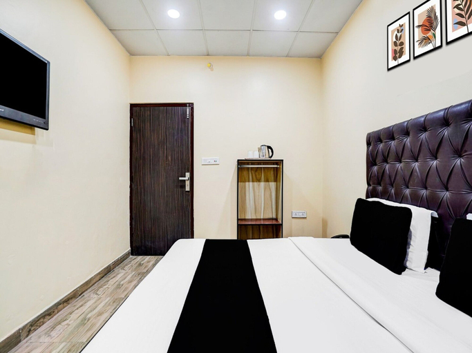 Room 5, Deluxe Hotel R1 Inn, Jalandhar