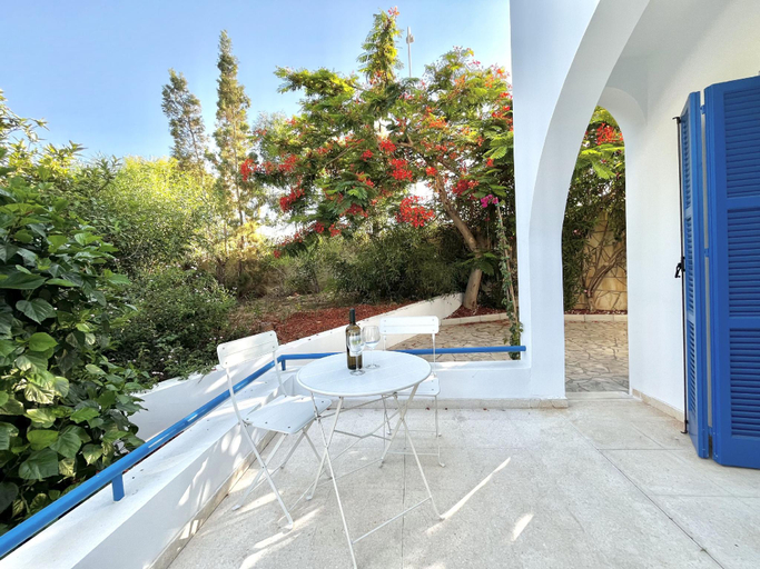 4, PRO - STAY Cavo Bay Villa