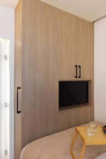 Living room 5, Charming Modern Studio With AC - Le Marais, Paris