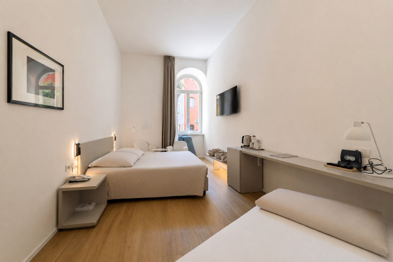 Bedroom 4, Hotel Lago di Garda, Trento