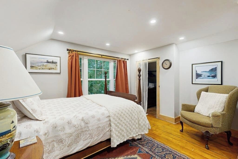 Room 3, 2-story Apartment Steps From the Harbor & Downtown, Lincoln