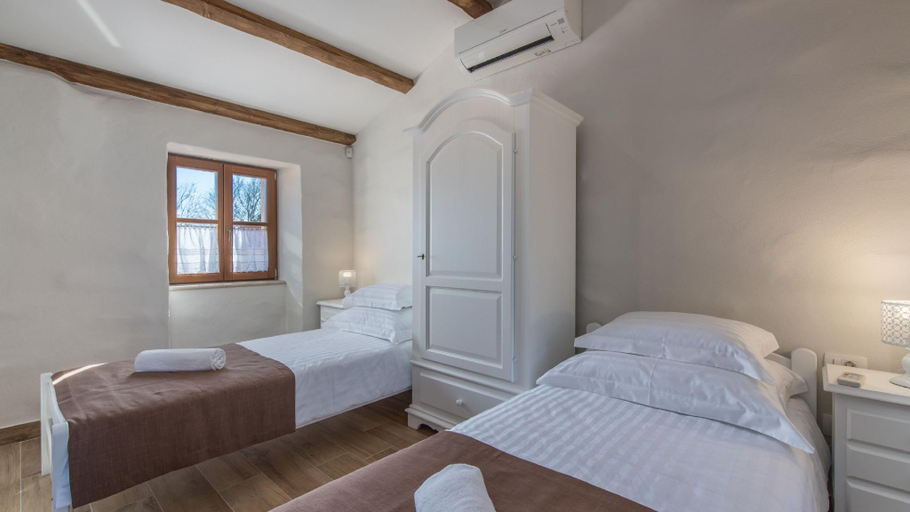 Bedroom 4, Heritage Villa Croc by Villas Guide, Buje