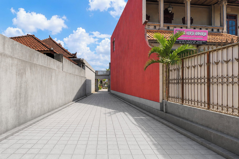 Property entrance 4, Hotel O near Living Mall formerly Libert, Denpasar