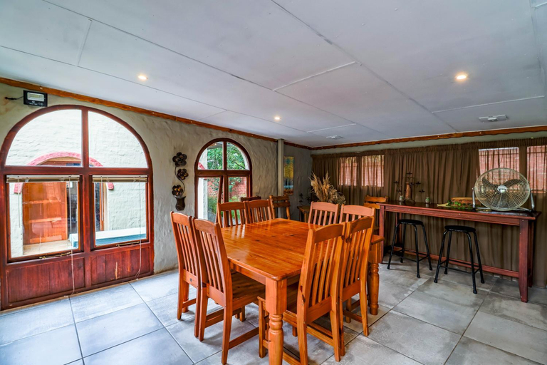 Food & Drinks, Flamboyant Guesthouse, Waterberg