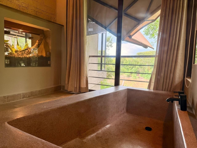 Bathroom, Surana Mara Camp, Narok West