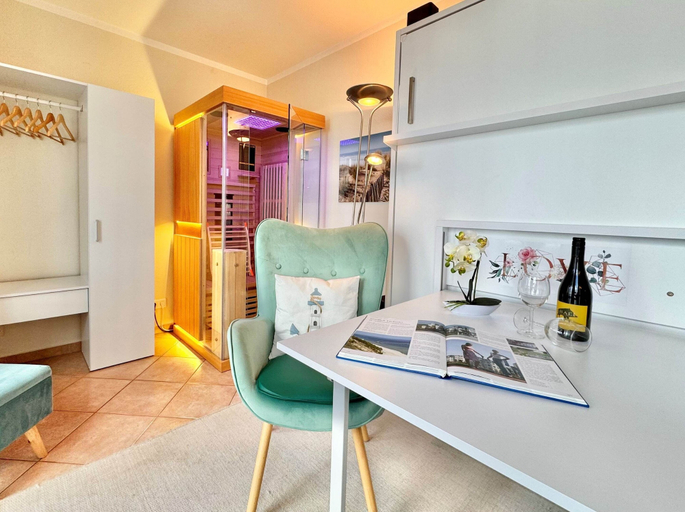 Living room 4, Ferienwohnung im Seepark Sellin mit Balkon und Infrarotsauna, Vorpommern-Rügen