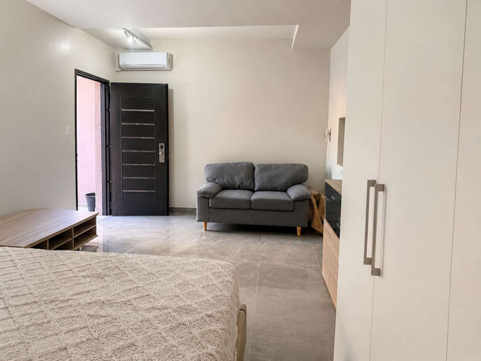 Room 2, Cozy Stay in Athens Near the Metro Station Mosxato, Attica
