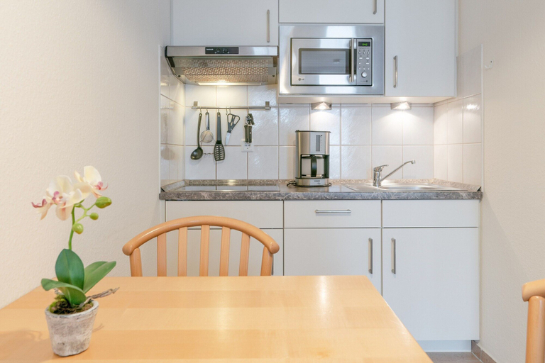 Private kitchen, Ferienwohnung im Seepark Sellin mit Balkon und Wlan, Vorpommern-Rügen