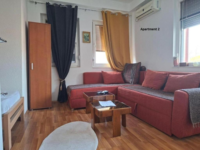 Others 3, Apartment Stefan Bozin