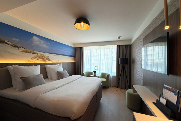 Bedroom 3, TRYP by Wyndham Badhotel The Hague Scheveningen, The Hague