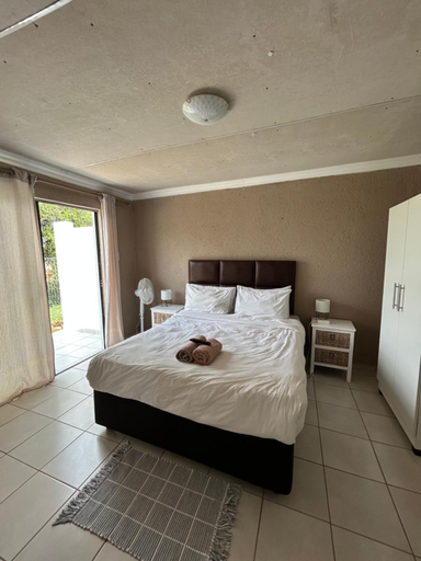 Bedroom 3, Riverview Pool Resort and Lodge, Capricorn
