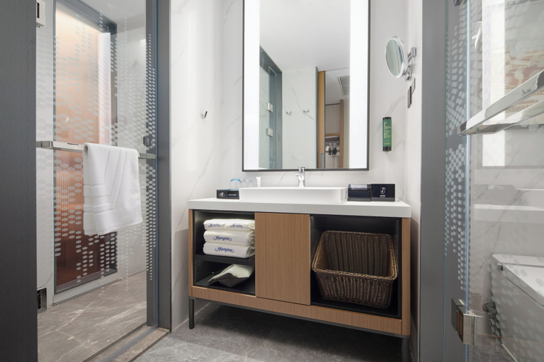 Bathroom 2, Hampton by Hilton Jiaxing Canal, Jiaxing