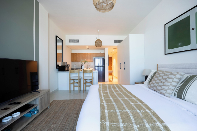 Room 2, Bloomfields Studio in Julphar Residence, Abu Dhabi City