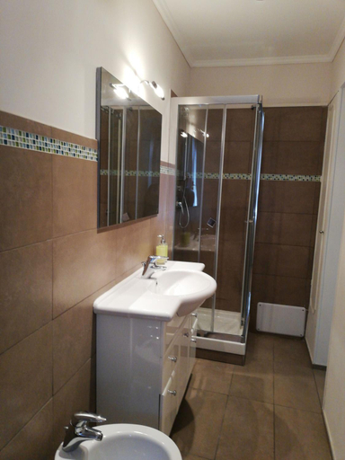 Bathroom, Candelieri Suites, Sassari