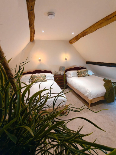 Bedroom 2, Cotswold Cottage Guest House, Gloucestershire