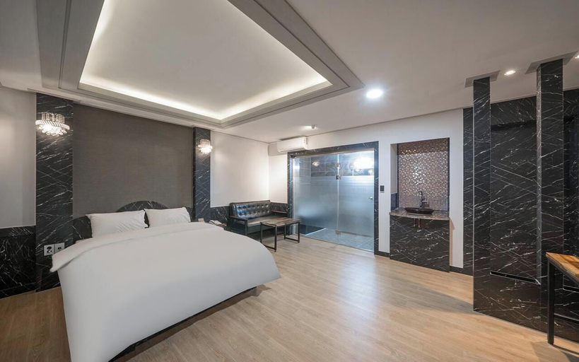 Bedroom 4, Hotel Midas, Buk
