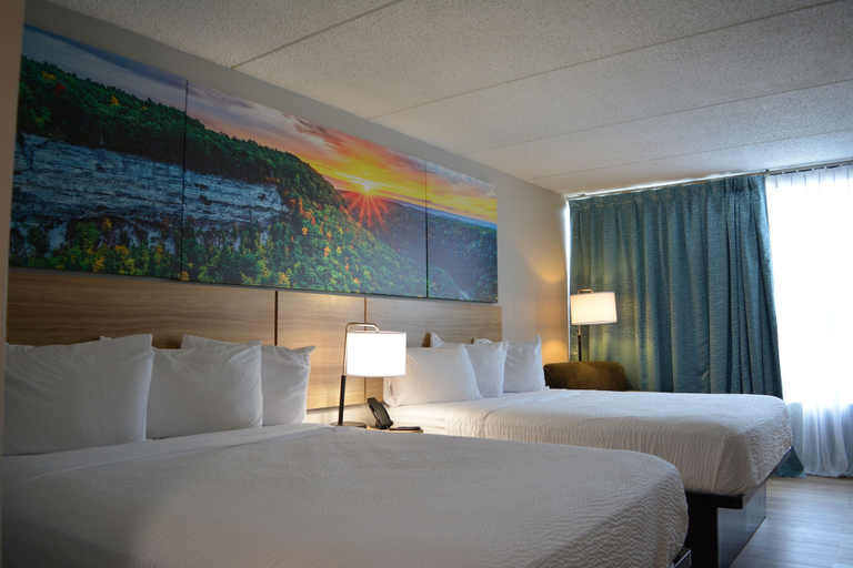 Bedroom 3, Days Inn by Wyndham Syracuse, Onondaga