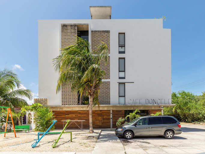 Exterior 3, Hola Donceles, Isla Mujeres