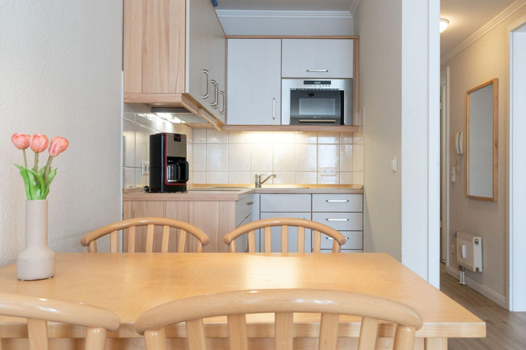 Private kitchen 3, Liebevoll Eingerichtete Ferienwohnung fur 4 mit Balkon in Sellin, Vorpommern-Rügen