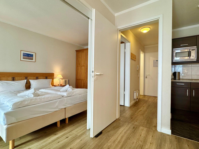 Room 4, Stilvoll Eingerichtete Ferienwohnung mit Grossem Balkon in Sellin, Vorpommern-Rügen