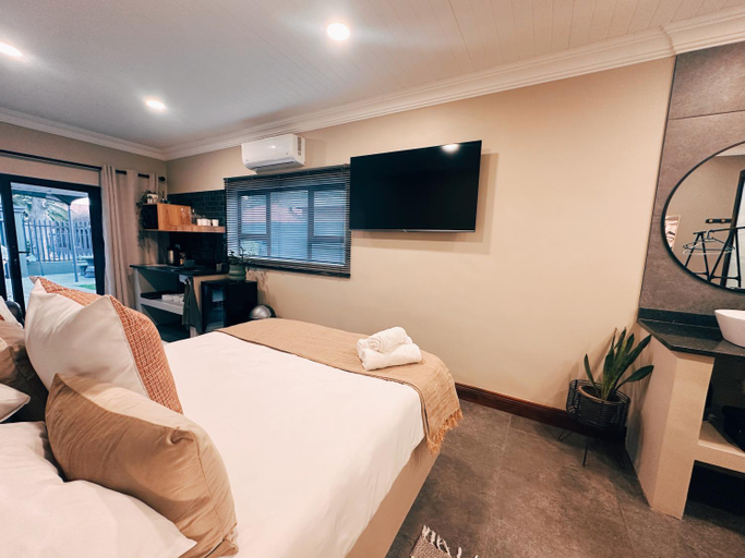 Bedroom 5, Boutique On Madeliefie, Lejweleputswa