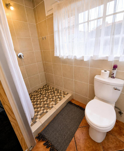 Bathroom 2, Zhantique Guest House 1- Unit 4, Ekurhuleni