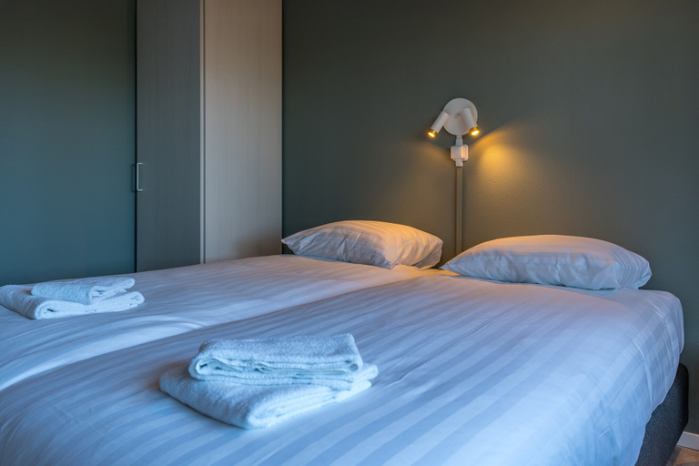 Room 2, 4-Guest Bungalow near Texel Dunes, Texel