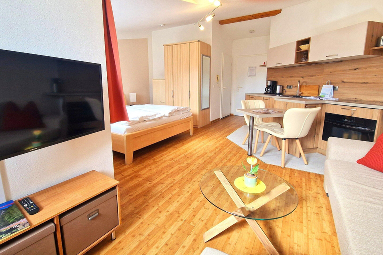 Living room 2, Grosszugige Ferienwohnung im Seepark Sellin Ostseenah mit Balkon, Vorpommern-Rügen