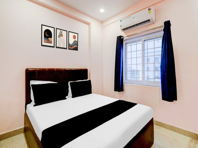 Room 2, Deluxe Hotel Nakshatra, Medak