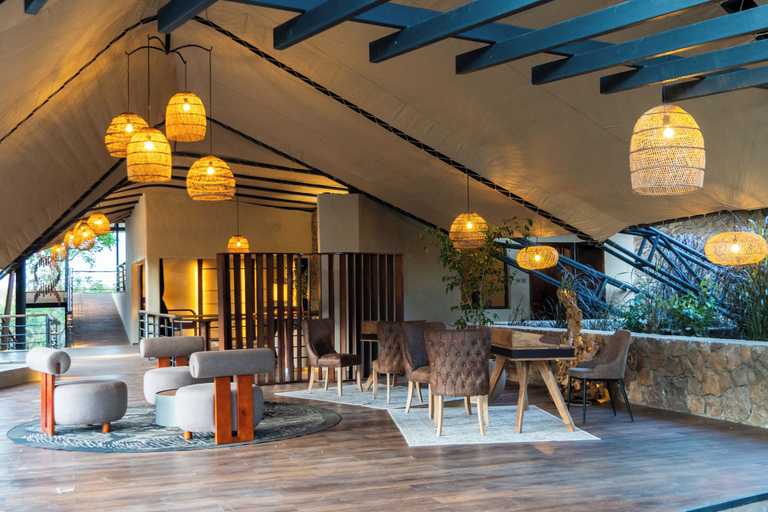 Outdoor dining, Surana Mara Camp, Narok West