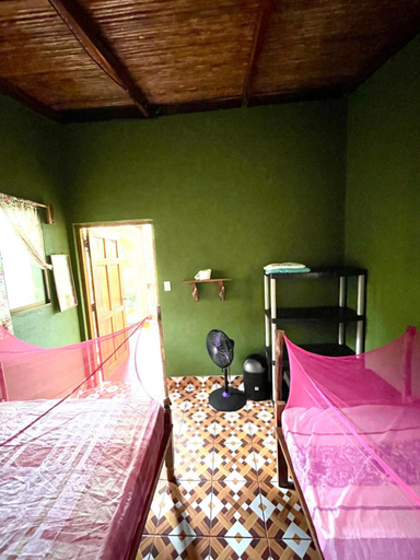 Bedroom 2, Jardin Secreto, El Viejo