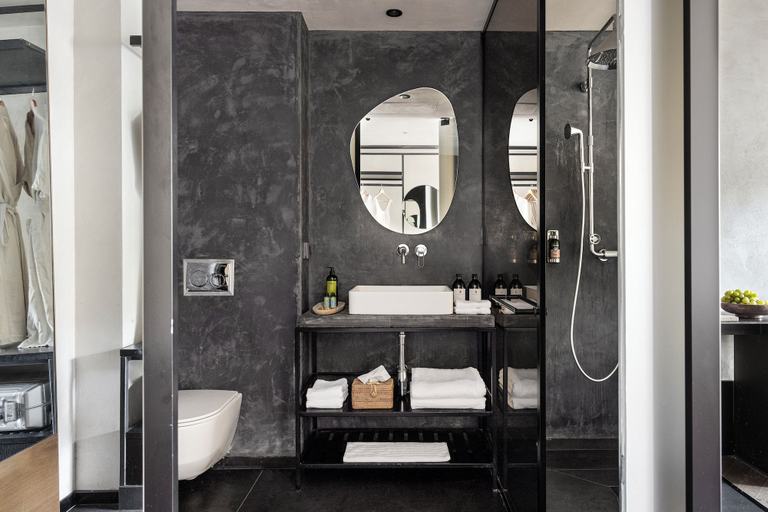 Bathroom 5, Pereh Mountain Resort