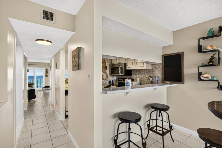 Food & Drinks, Pinnacle Port by Panhandle Getaways, Bay