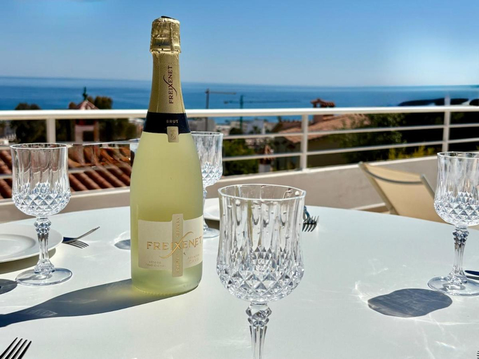 Food & Drinks 4, Villa Palmeras, Málaga