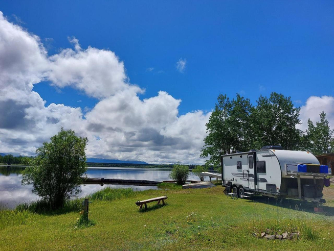 Others 4, Escott Bay Resort, Cariboo