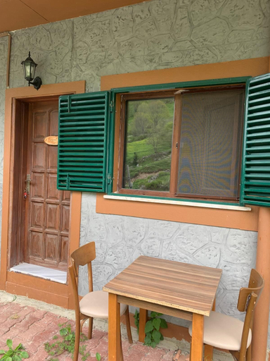 Outdoor dining, Yıldız Dagevi, Çaykara