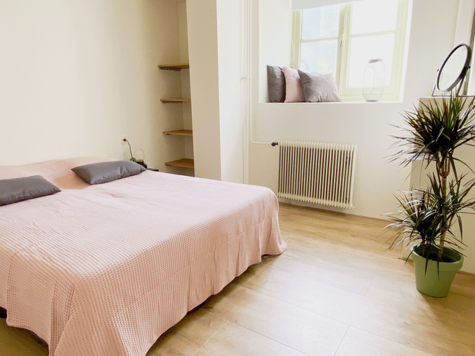 Room 5, Modern Apartment 2 in Historic Abbey, Maastricht